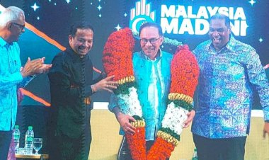 இந்திய சமுதாயம் பெரிக்காத்தானில் இல்லை. எங்களுக்கும் உங்களை விட்டால் வேறு பிரதமர் இல்லைதான் Tan ஸ்ரீ விக்னேஸ்வரன்...