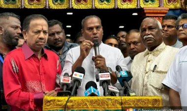 மஇகா தேசியத்தலைவர் டான்ஸ்ரீ எஸ்.ஏ. விக்னேஸ்வரன், துணைத்தலைவர் டத்தோஸ்ரீ எம்.சரவணன் வெற்றி