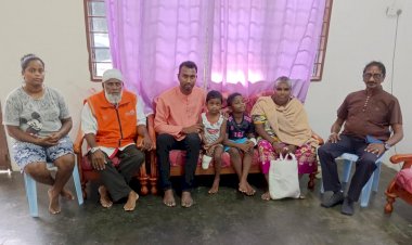 விபத்தில் பாதிக்கப்பட்ட பள்ளிக் குழந்தைகளுக்கு  மனித நேய உதவிகளை வழங்கப்பட்டனர்.