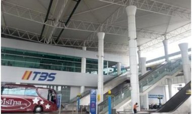 உங்கள் வாக்கு பொட்டால்  உங்கள்  வீட்டில் பக்கத்து ஆற்றில் பாலும் தேனும் ஓடும் என்றார்கள் எங்கே  