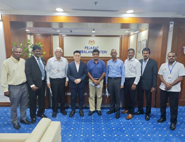 10 ஆண்டுகள் தமிழ்ப் பள்ளிகளுக்கான உதவி இயக்குனர்  நியமனம் இல்லை ஏன்?