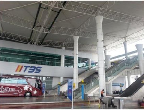 உங்கள் வாக்கு பொட்டால்  உங்கள்  வீட்டில் பக்கத்து ஆற்றில் பாலும் தேனும் ஓடும் என்றார்கள் எங்கே  