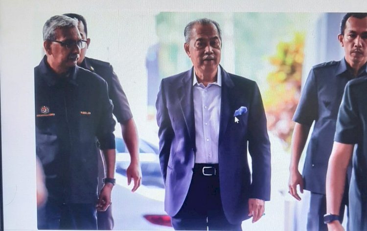 முஹைடின் யாசின் மீதான தேசத் துரோக வழக்கு : அரசியலமைப்புச் சட்டக் கேள்விகளை விசாரிக்கவுள்ள உயர் நீதிமன்றம்