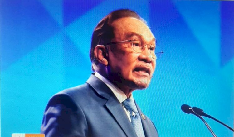 ரஃபிஸி, நிக் நஸ்மி மீண்டும் அமைச்சரவையில்: PKR ஒற்றுமைக்கு அன்வார் அழைப்பு