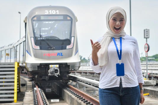ஷா ஆலம் LRT3   ரேபிட் KL, சேவை முழுமையாக தொடங்கிய முதல் நாளில் 60,000 பயணித்தனர்